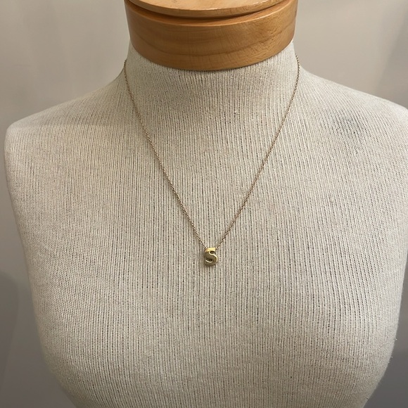 Vintage 1978 Avon “S” Initial Attraction Necklace, Gold-tone - Picture 9 of 15